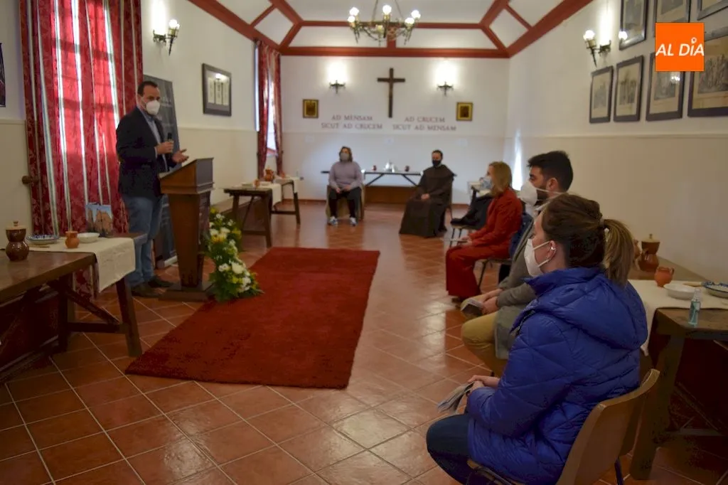 Foto 3 - Inaugurada &lsquo;A zaga de tu huella&rsquo;, la exposici&oacute;n que re&uacute;ne la obra de Antonio Oteiza en el...