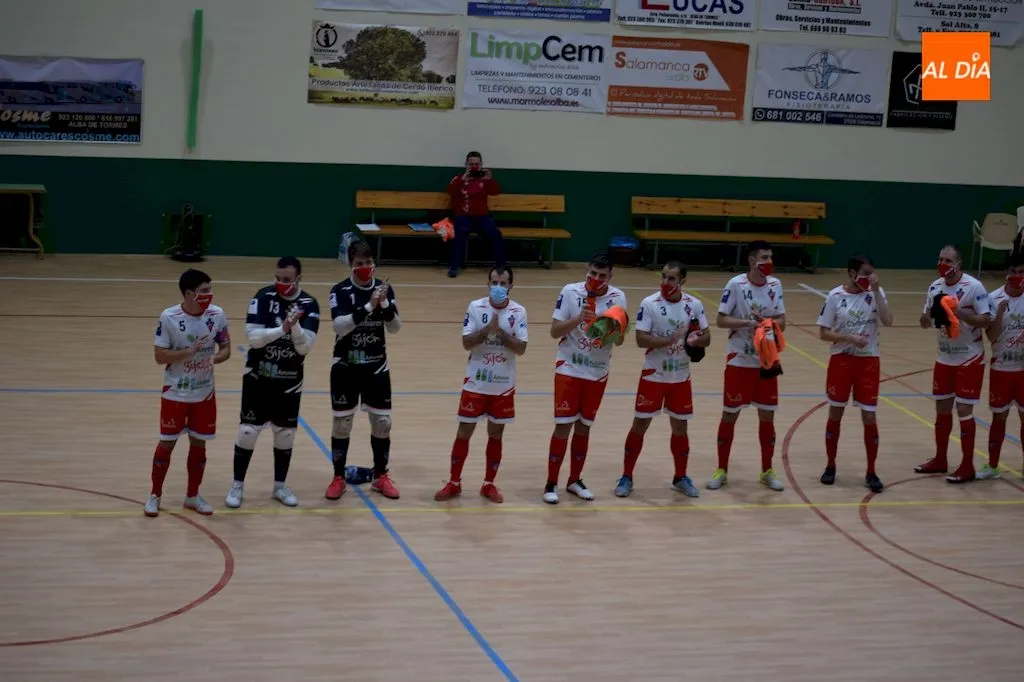 Foto 6 - El Piensos Dur&aacute;n Albense olvida las penas con goles ante el Playas Gij&oacute;n (5-1)