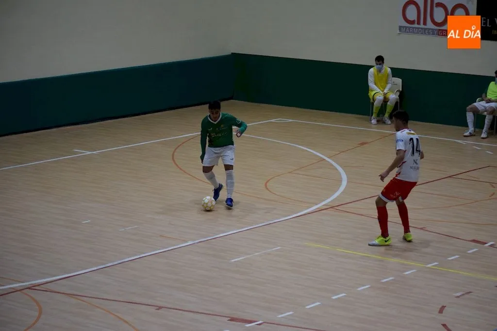 Foto 5 - El Piensos Dur&aacute;n Albense olvida las penas con goles ante el Playas Gij&oacute;n (5-1)