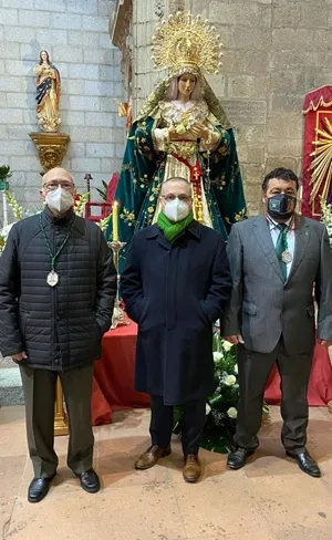 Foto 6 - Nuestra Se&ntilde;ora de la Esperanza vive su celebraci&oacute;n de acci&oacute;n de gracias arropada por fieles y...