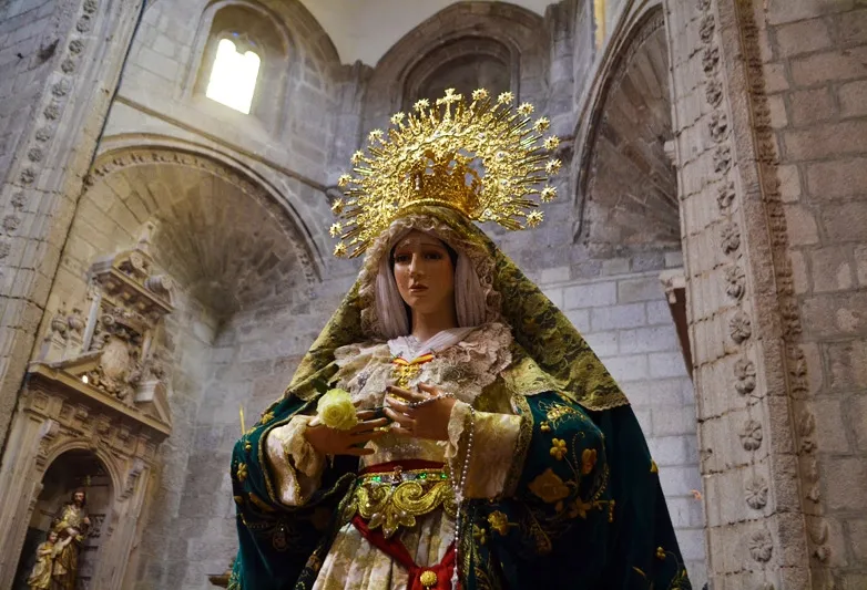 Foto 2 - Nuestra Se&ntilde;ora de la Esperanza vive su celebraci&oacute;n de acci&oacute;n de gracias arropada por fieles y...