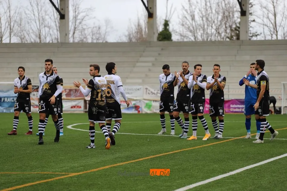 Jugadores de Unionistas en el Reina Sofía, donde ganaron al Salamanca UDS. Foto de Lydia González