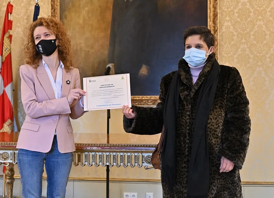 Foto 4 - El Ayuntamiento reconoce el esfuerzo de los 24 participantes en los &uacute;ltimos cursos impulsados por...