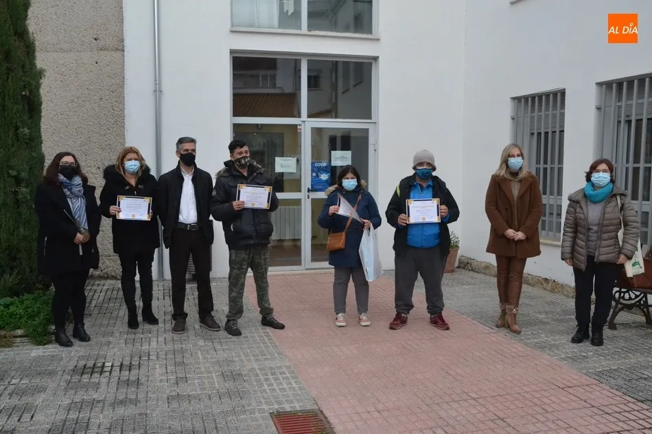 Foto 2 - Finaliza otra tanda de cursos de nuevas tecnolog&iacute;as, que ha contado con 28 adultos y 23 ni&ntilde;os y...