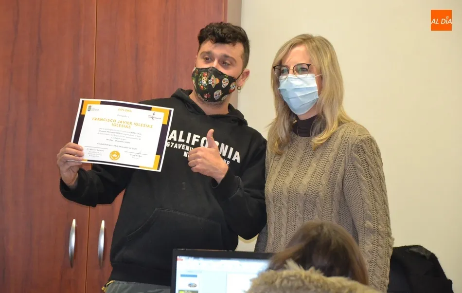 Foto 4 - Finaliza otra tanda de cursos de nuevas tecnolog&iacute;as, que ha contado con 28 adultos y 23 ni&ntilde;os y...