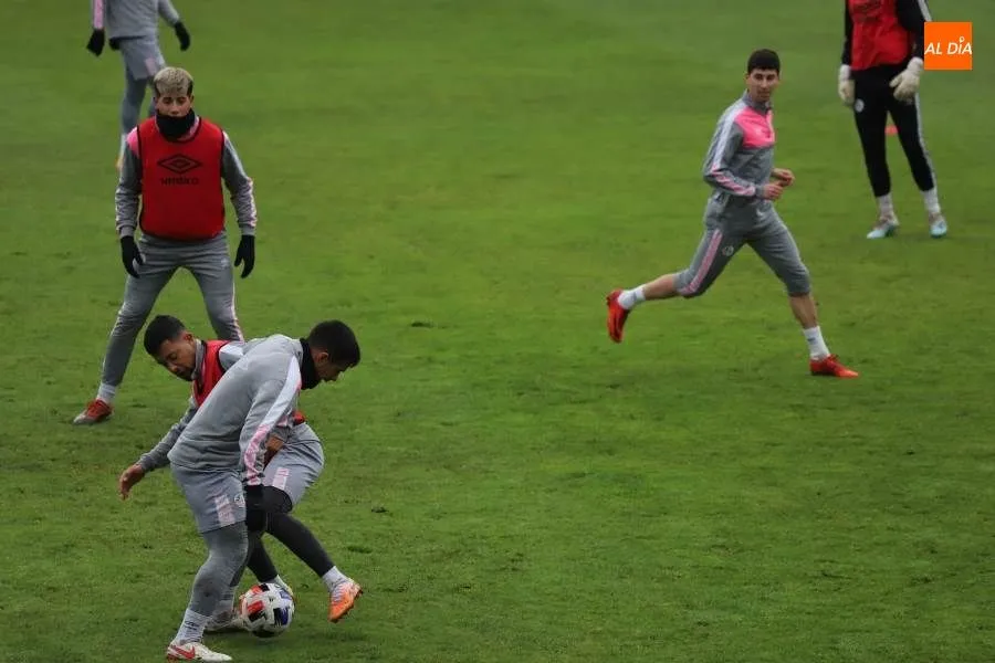 Foto 5 - Desbandada en el Salamanca UDS, que pierde siete jugadores para los entrenamientos de esta semana