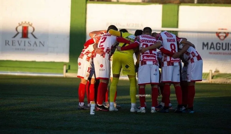 Jugadores del CD Guijuelo antes del último partido disputado en liga. Foto CD Guijuelo