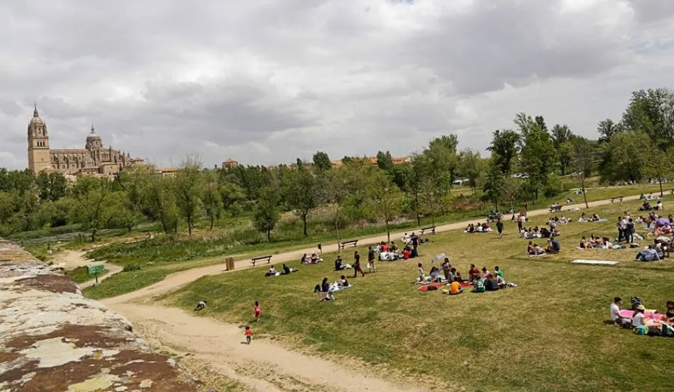 Imagen del tradicional Lunes de Aguas con la salida al campo para comer el hornazo