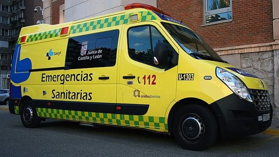 Foto de archivo de una ambulancia de los servicios de emergencia