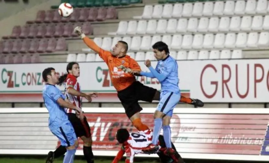 Wilfred en un partido con el Mirandés