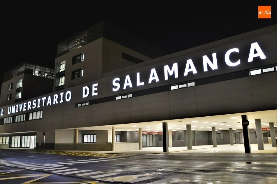 Foto 6 - Encendido del r&oacute;tulo del nuevo edificio del Hospital Universitario de Salamanca&nbsp;