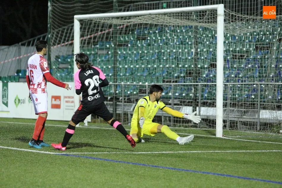 Foto 7 - El Mallorca resuelve con un solitario gol la eliminatoria de la Copa del Rey ante el Guijuelo (0-1)