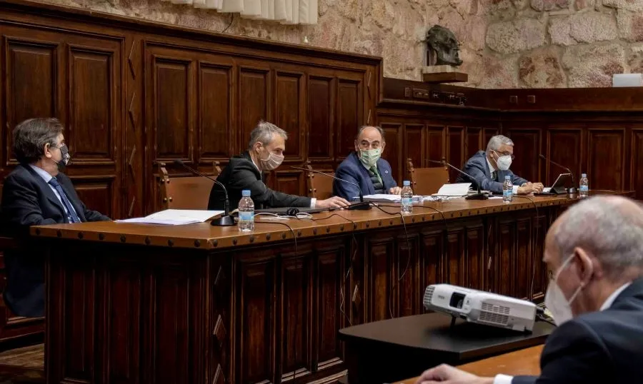 Fernando Almaraz, secretario general de la Universidad de Salamanca, Ricardo Rivero, rector de la Universidad de Salamanca, Ignacio S. Galán, presidente del Consejo Social, Antonio Sánchez Calzada, secretario del Consejo Social. Foto USAL