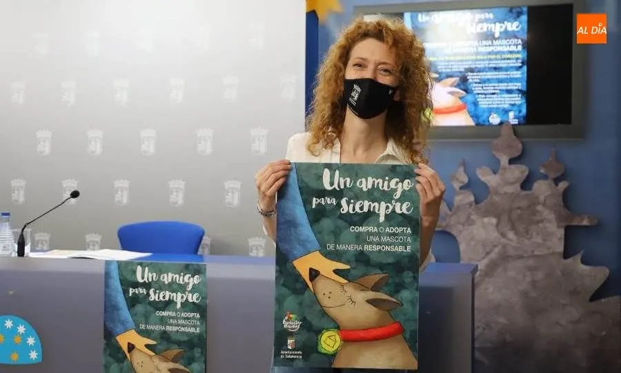 Ana Suárez, responsable de la Oficina de Bienestar Animal, en la presentación de esta campaña. Foto de Lydia González