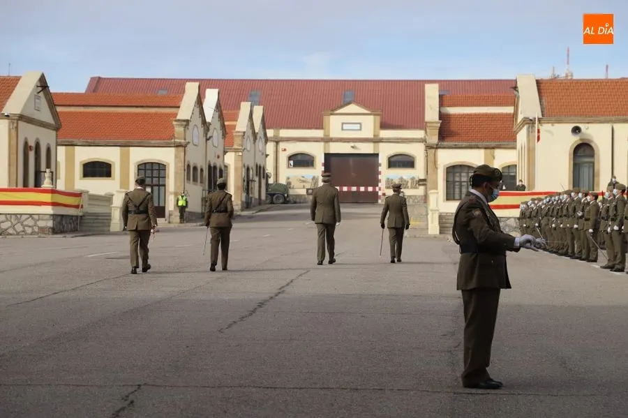 Foto 9 - El Teniente Coronel Ignacio Garc&iacute;a L&oacute;pez asume el mando del Regimiento de Especialidades de...