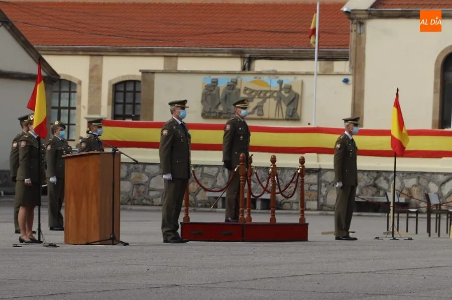 Foto 8 - El Teniente Coronel Ignacio Garc&iacute;a L&oacute;pez asume el mando del Regimiento de Especialidades de...