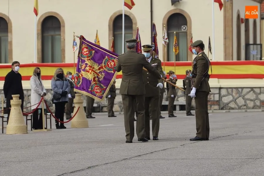 Foto 5 - El Teniente Coronel Ignacio Garc&iacute;a L&oacute;pez asume el mando del Regimiento de Especialidades de...