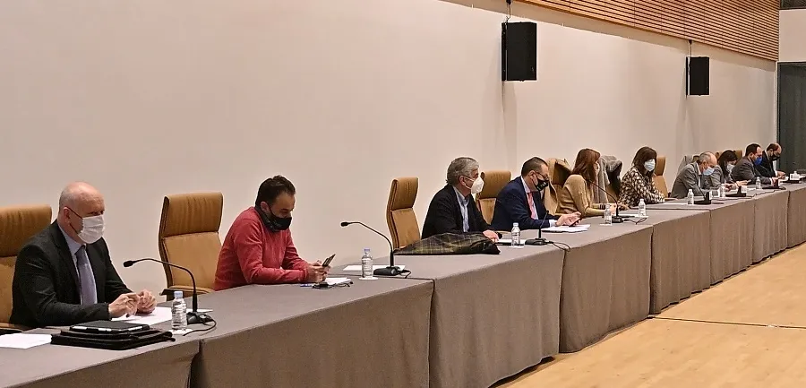 Foto 7 - El Pleno del Ayuntamiento aprueba la congelaci&oacute;n de los impuestos municipales, tasas, precios...