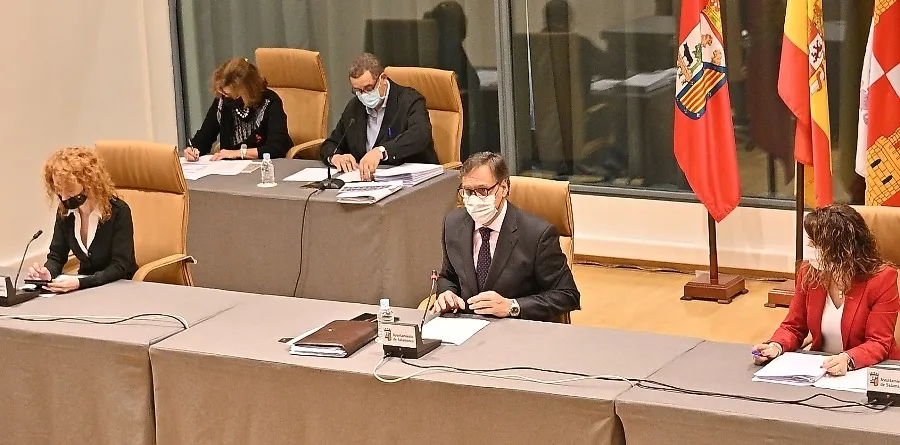 Foto 6 - El Pleno del Ayuntamiento aprueba la congelaci&oacute;n de los impuestos municipales, tasas, precios...