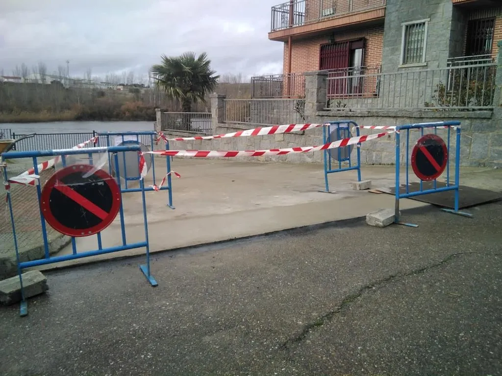 Foto 3 - Mejoras del firme en El Pinar de Alba y en otros puntos del t&eacute;rmino municipal&nbsp;  