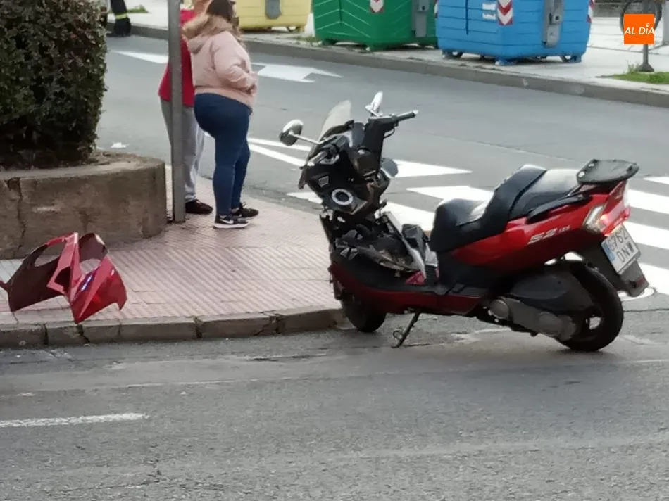 Estado en el que ha quedado la moto tras la colisión
