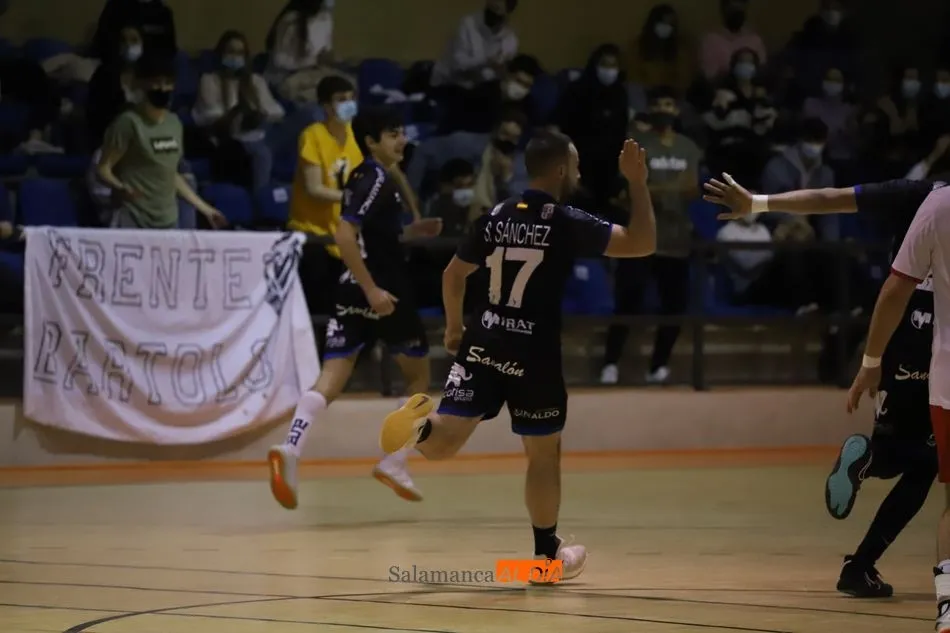 Foto 7 - Firme victoria del BM Salamanca frente al Grupo IMQ (35-22)