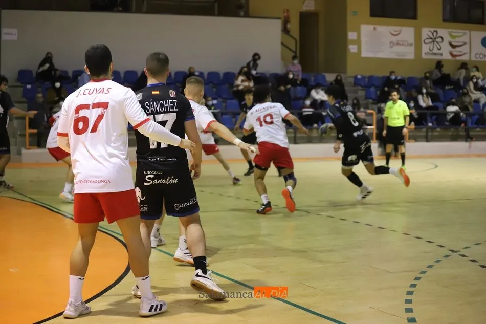 Foto 3 - Firme victoria del BM Salamanca frente al Grupo IMQ (35-22)