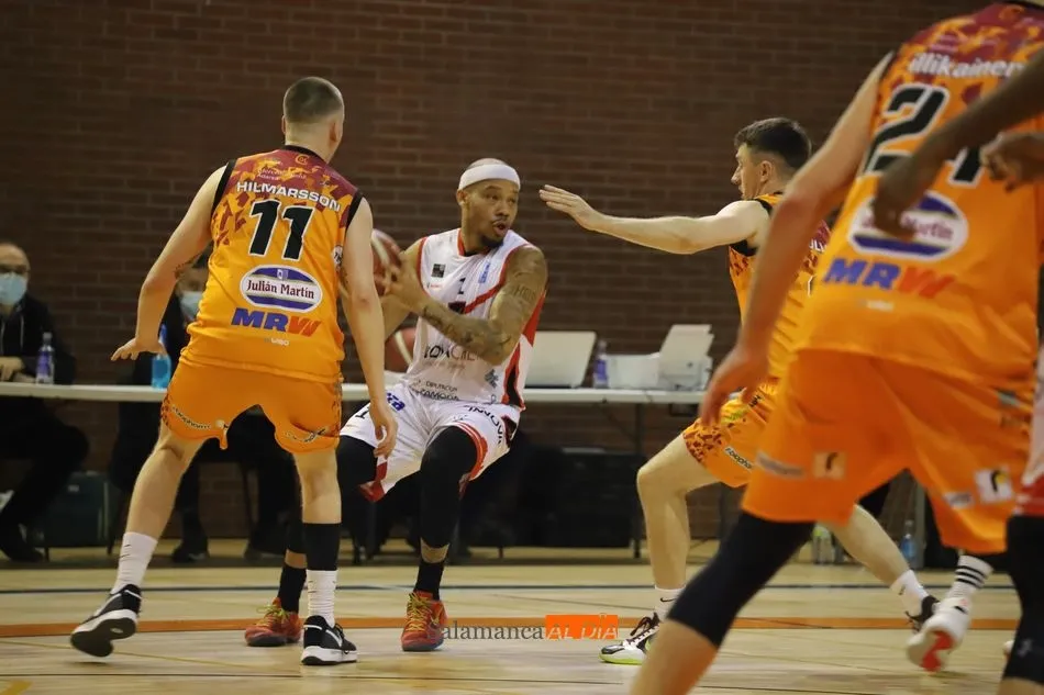 Foto 10 - El Aquimisa Carbajosa se deshace del Innova Chef con buen juego y triples (74-57)