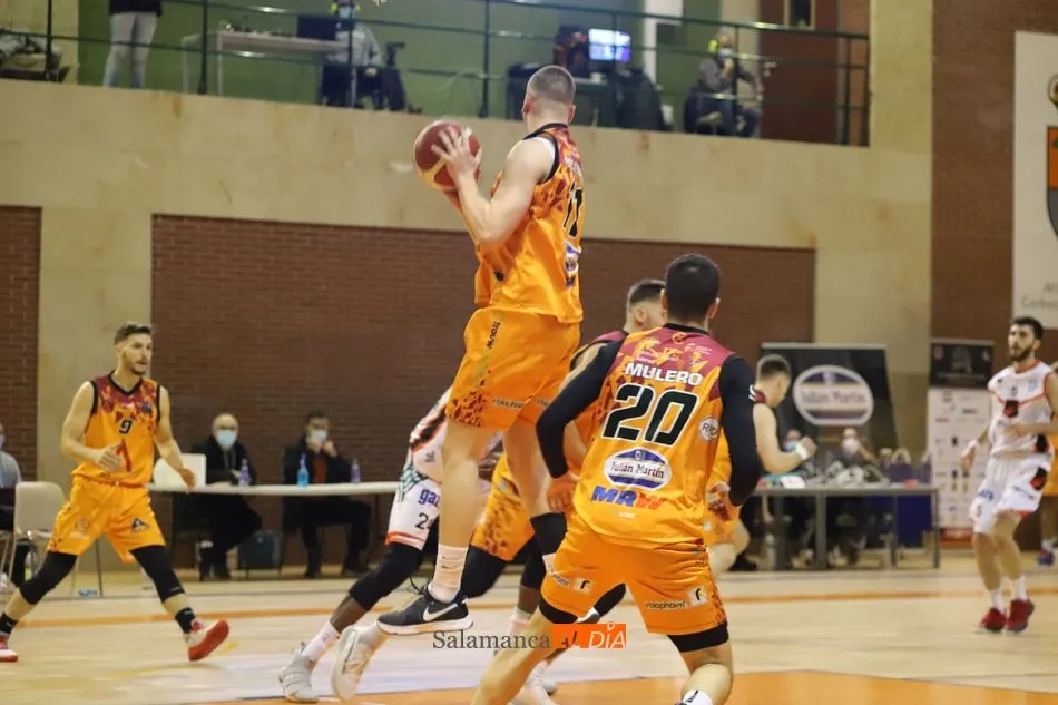 Foto 9 - El Aquimisa Carbajosa se deshace del Innova Chef con buen juego y triples (74-57)