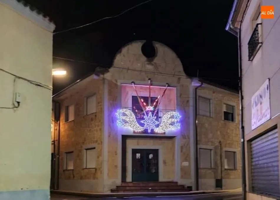 Villoruela complementa su decoración navideña exterior  