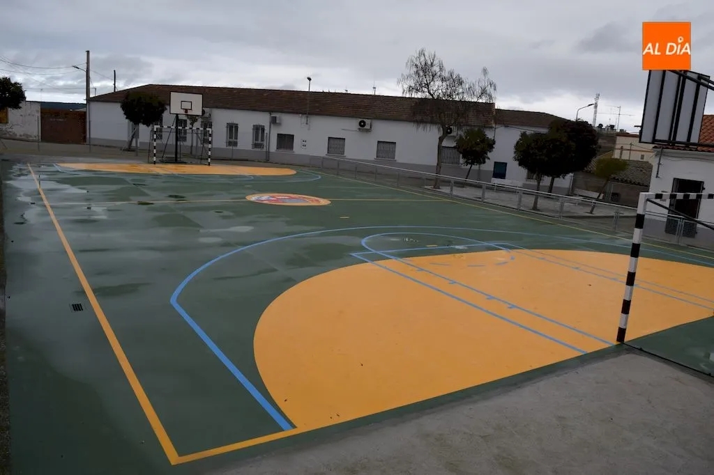 La pista deportiva del colegio ha sido una de las instalaciones que han sufrido mejoras