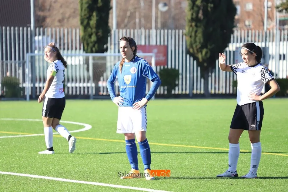 Foto 6 - El CD Salamanca femenino planta cara al Torrelodones sin &eacute;xito (1-2)