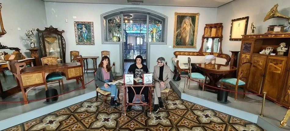 Foto 2 - Carlos Vicente y Patricia S&aacute;nchez publican &lsquo;Laberinto de piedra y oro (29 cosas preciosas y...