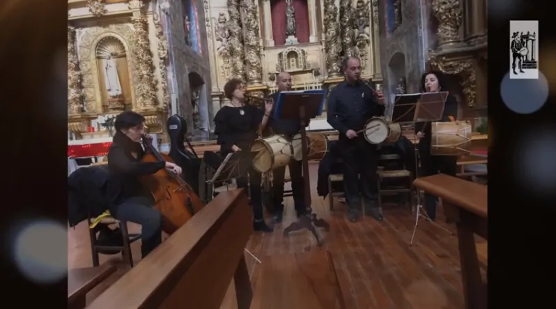 La Escuela Municipal de Tamborileros felicita la Navidad tocando en un vídeo  