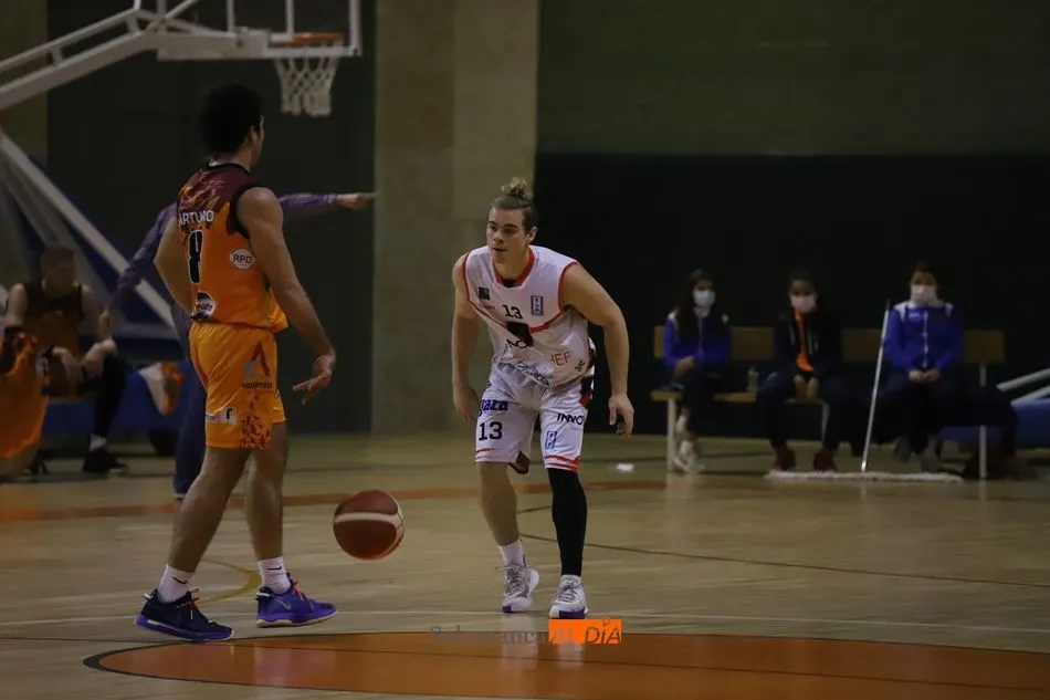 Ponferrada, dura plaza para que el Aquimisa Carbajosa siga su racha en la despedida del año