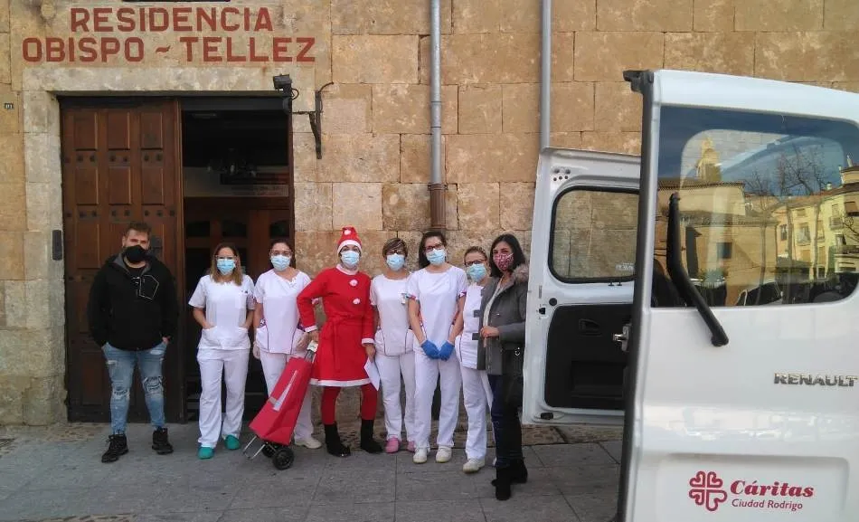La Residencia Obispo Téllez recoge alimentos a favor de Cáritas  