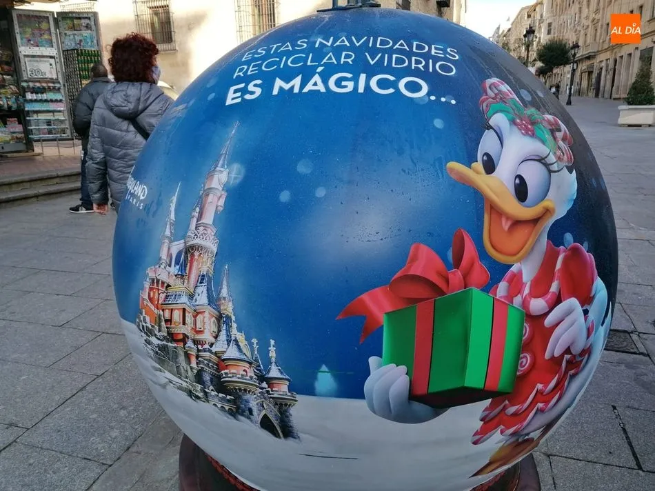 Foto 5 - Disneyland Paris y Ecovidrio conciencian a las familias salmantinas sobre la importancia del...
