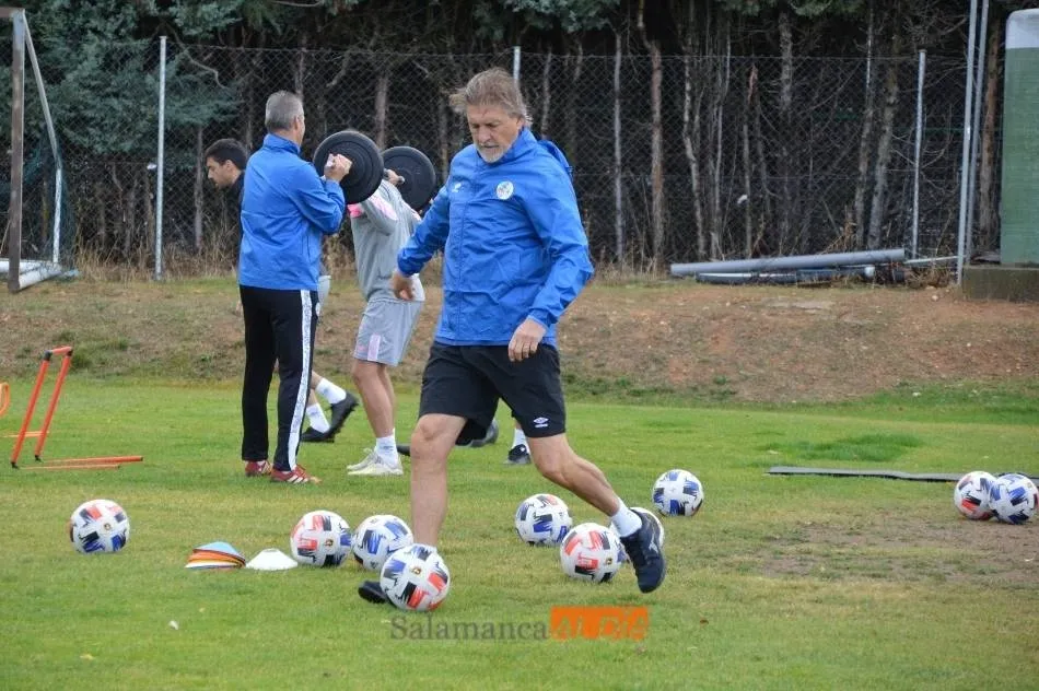 Egea, en un entrenamiento con el Salamanca UDS
