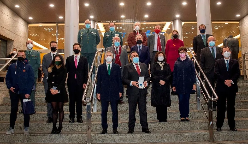 Condecorado a título póstumo José Antonio Salicio con la Medalla al Mérito de la Seguridad Vial ...