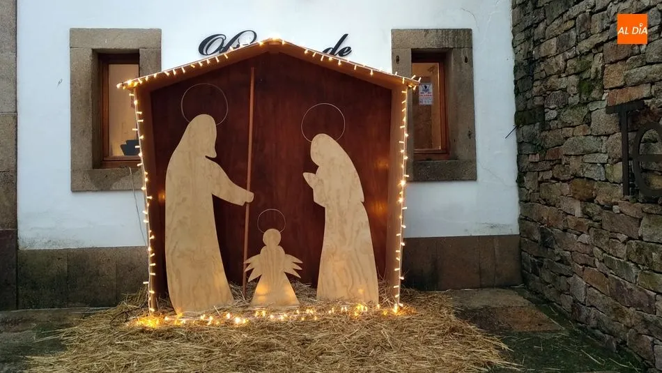 Portal de Belén instalado en el patio de la Casa de los Condes de Lumbrales / E. Corredera