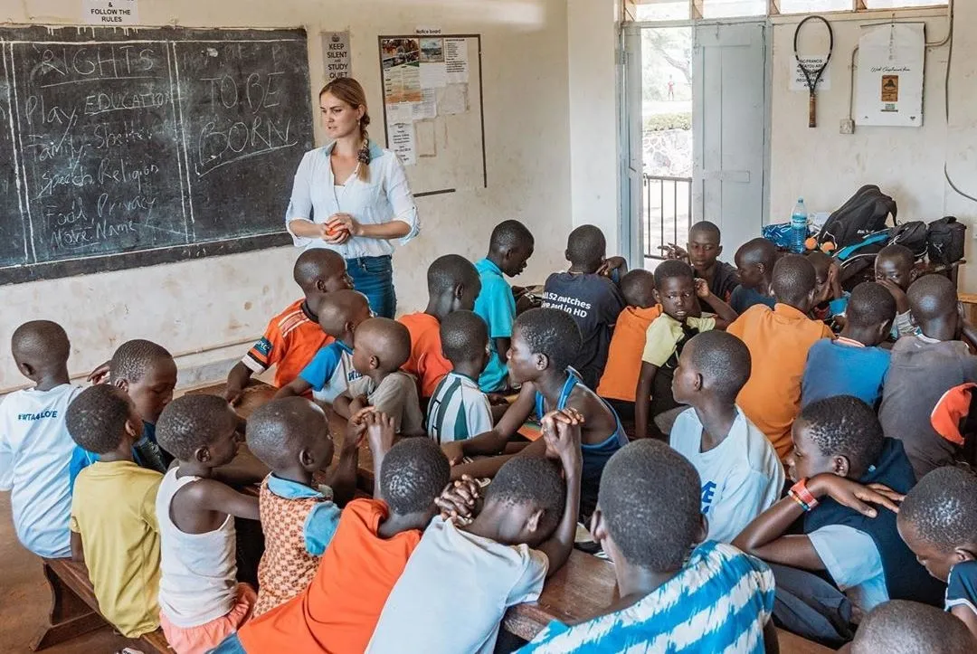 Foto 11 - El mirobrigense Arturo Mi&ntilde;ana toma parte en Uganda en un proyecto solidario con el tenis como eje  