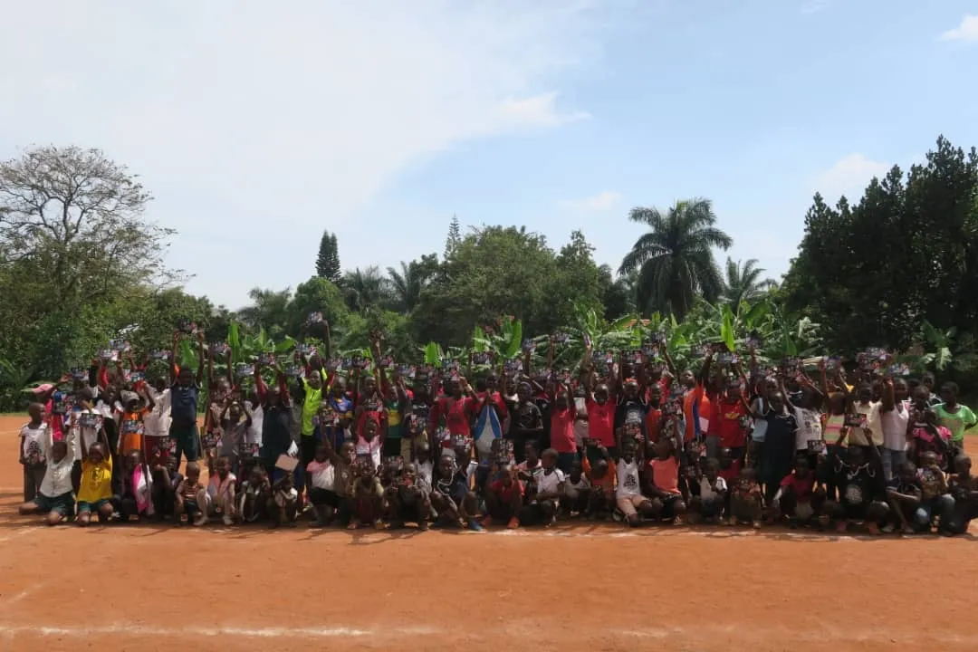 Foto 5 - El mirobrigense Arturo Mi&ntilde;ana toma parte en Uganda en un proyecto solidario con el tenis como eje  