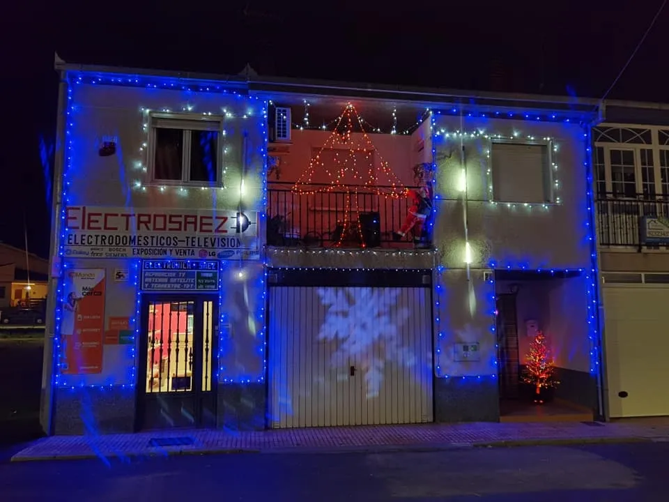 Foto 8 - Villoria premia las mejores fachadas navide&ntilde;as con productos comprados en la villa