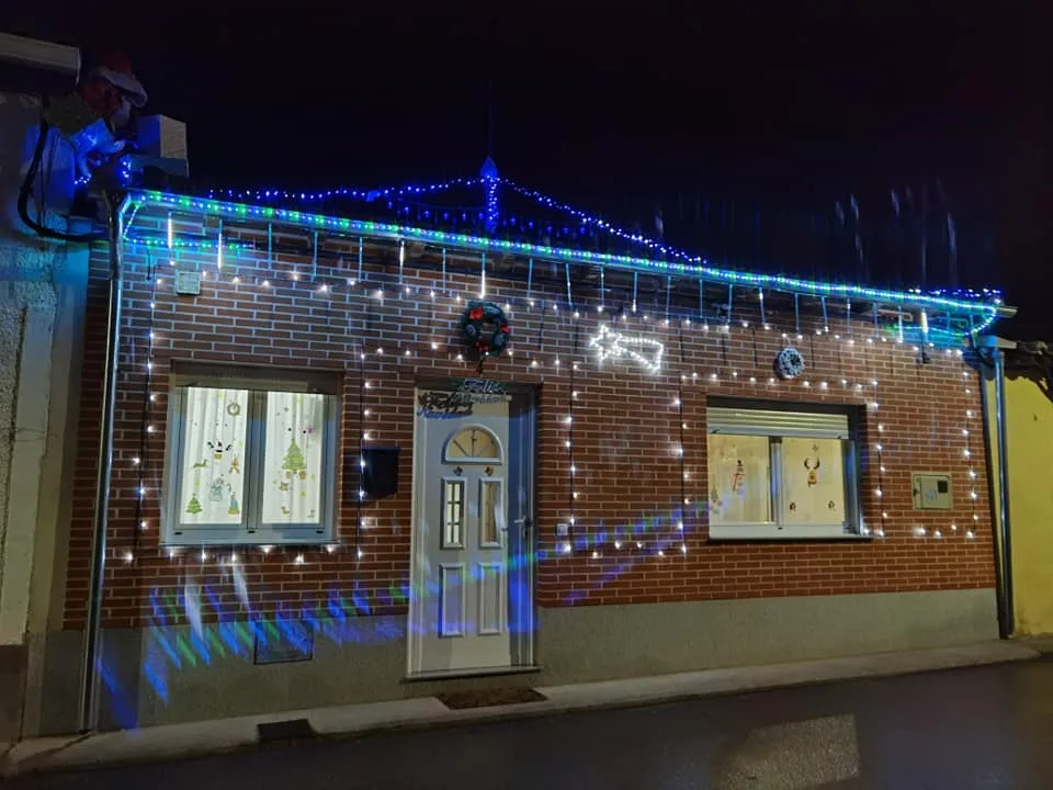 Foto 5 - Villoria premia las mejores fachadas navide&ntilde;as con productos comprados en la villa