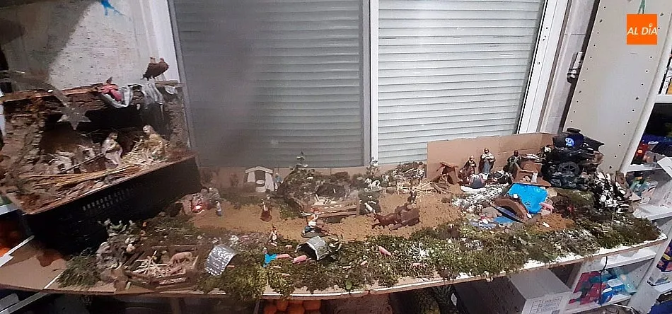 Foto 4 - El Ayuntamiento de Cip&eacute;rez obsequia a cada una de las casas del pueblo con una cesta de Navidad  