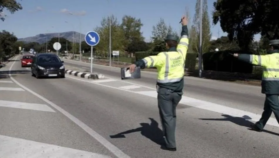 La Guardia Civil intensifican estos días los controles en las carreteras de Castilla y León