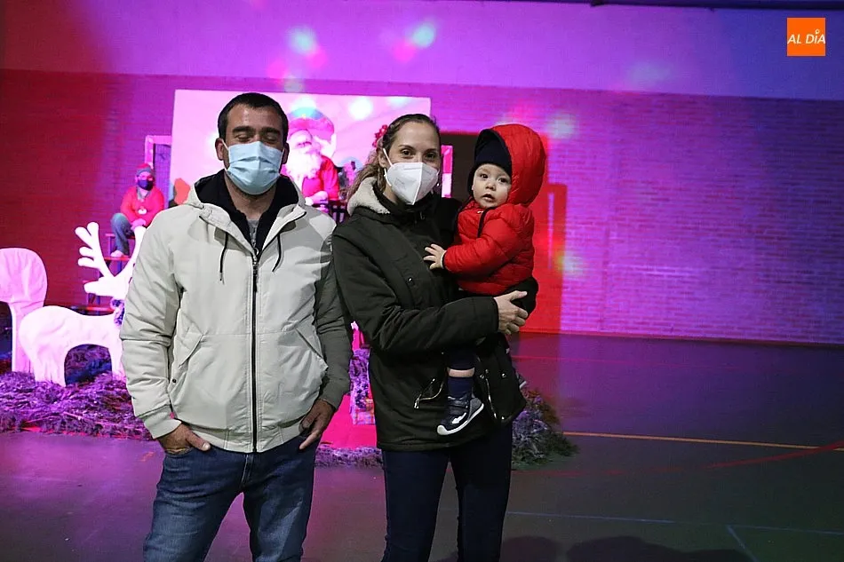 Foto 7 - Pap&aacute; Noel recibe a los ni&ntilde;os de Vitigudino bajo todas las medidas de seguridad sanitarias  