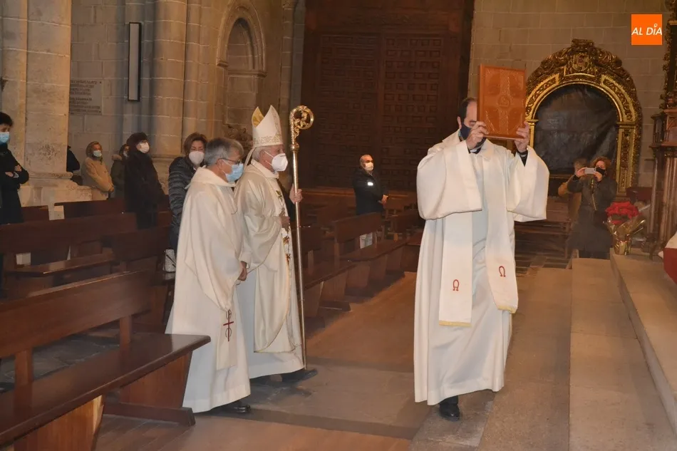 Foto 4 - La Catedral celebra la Natividad del Se&ntilde;or en la cl&aacute;sica Misa Estacional  