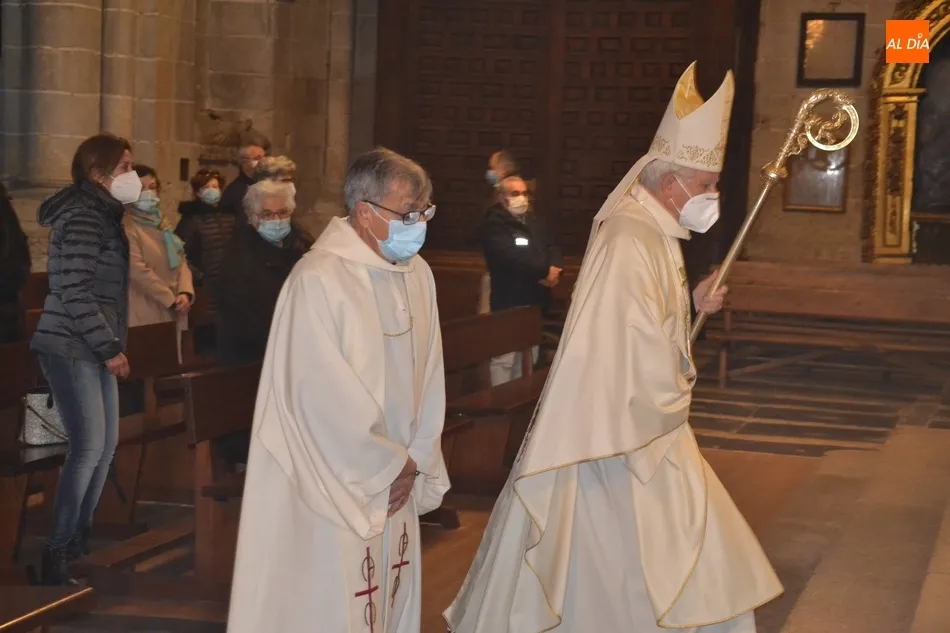 Foto 3 - La Catedral celebra la Natividad del Se&ntilde;or en la cl&aacute;sica Misa Estacional  