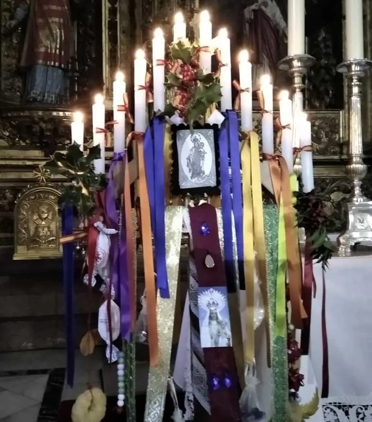 Foto 3 - La Parroquia de San Andr&eacute;s festeja la Navidad encendiendo su &lsquo;Ramu Nadal&rsquo;  